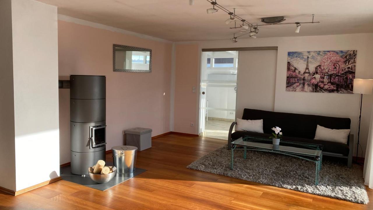 Fewo Luxus Wohnung Im Eigenen Ferienhaus, 120 Qm, Naehe Regensburg Mit Balkon, Terrasse & Garten, Gute Zuganbindung Laber Exterior foto